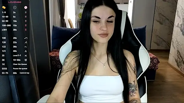 Mary   Moore online show from November 8, 2025, 7:52 am