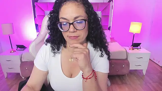 Snapshot of Aliciia_cute1 chatting on January 31, 2025, 10:10 pm Aliciia cute1 online show from January 31, 2025, 10:10 pm