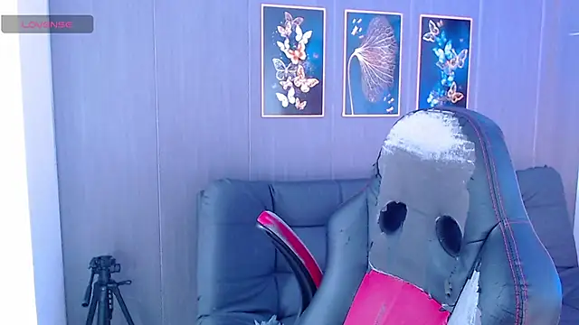 Snapshot of Evelynn_sex_ chatting on October 10, 2025, 12:59 pm Evelynn sex online show from October 10, 2025, 12:59 pm