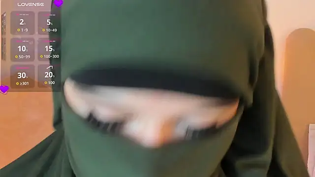 Snapshot of anna-henao chatting on September 15, 2025, 11:49 pm anna-henao online show from September 15, 2025, 11:49 pm