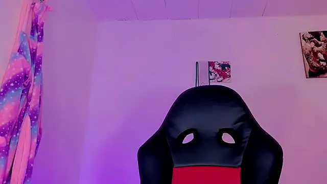 Snapshot of naomy__xx chatting on October 31, 2025, 3:18 am naomy xx online show from October 31, 2025, 3:18 am