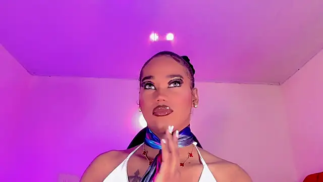 Snapshot of naomy__xx chatting on November 12, 2025, 3:18 am naomy xx online show from November 12, 2025, 3:18 am