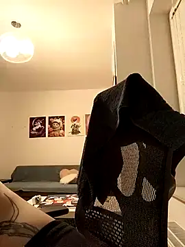 Snapshot of divine_eve chatting on February 15, 2025, 2:04 am divine eve online show from February 15, 2025, 2:04 am