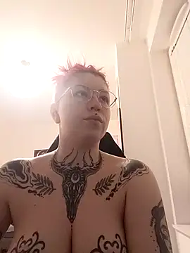 Snapshot of divine_eve chatting on February 15, 2025, 7:17 pm divine eve online show from February 15, 2025, 7:17 pm