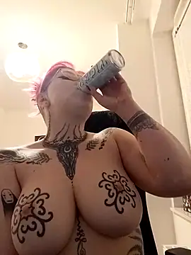 Snapshot of divine_eve chatting on February 15, 2025, 10:42 pm divine eve online show from February 15, 2025, 10:42 pm