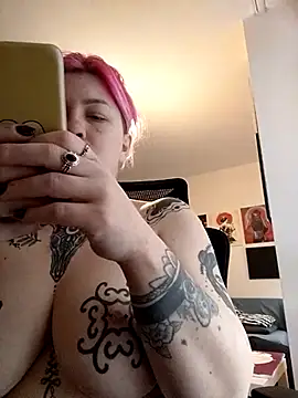 Snapshot of divine_eve chatting on February 16, 2025, 8:54 am divine eve online show from February 16, 2025, 8:54 am