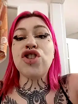 Snapshot of divine_eve chatting on February 22, 2025, 4:40 pm divine eve online show from February 22, 2025, 4:40 pm