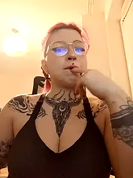 Snapshot of divine_eve chatting on February 28, 2025, 4:10 pm divine eve online show from February 28, 2025, 4:10 pm