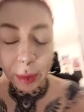 Snapshot of divine_eve chatting on March 11, 2025, 8:20 pm divine eve online show from March 11, 2025, 8:20 pm