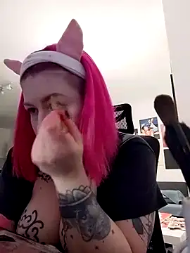 Snapshot of divine_eve chatting on March 18, 2025, 10:26 pm divine eve online show from March 18, 2025, 10:26 pm