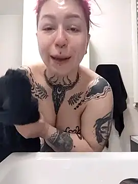 Snapshot of divine_eve chatting on March 21, 2025, 11:12 am divine eve online show from March 21, 2025, 11:12 am