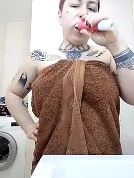 Snapshot of divine_eve chatting on September 14, 2025, 9:08 am divine eve online show from September 14, 2025, 9:08 am