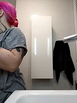 Snapshot of divine_eve chatting on October 22, 2025, 12:38 pm divine eve online show from October 22, 2025, 12:38 pm