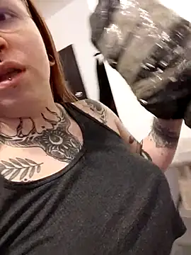 Snapshot of divine_eve chatting on December 13, 2025, 9:53 pm divine eve online show from December 13, 2025, 9:53 pm