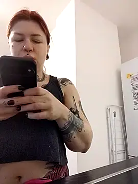 Snapshot of divine_eve chatting on December 14, 2025, 10:42 am divine eve online show from December 14, 2025, 10:42 am