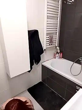 Snapshot of divine_eve chatting on December 14, 2025, 10:47 pm divine eve online show from December 14, 2025, 10:47 pm