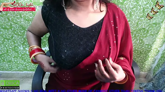 Snapshot of _mOOn_light_ chatting on October 10, 2025, 5:39 am mOOn light online show from October 10, 2025, 5:39 am