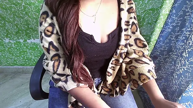 Snapshot of _mOOn_light_ chatting on December 4, 2025, 5:17 am mOOn light online show from December 4, 2025, 5:17 am