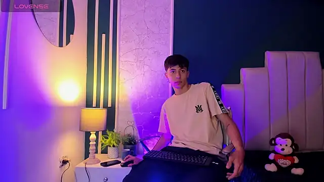 Snapshot of AlessandroDybala chatting on February 14, 2025, 12:03 pm AlessandroDybala online show from February 14, 2025, 12:03 pm