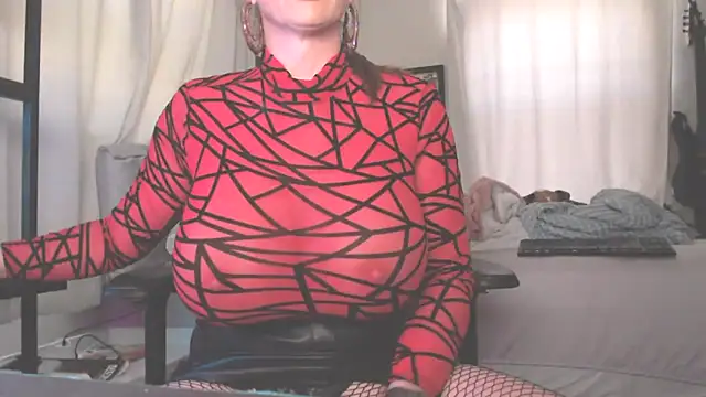 TSCassandraLove online show from October 13, 2025, 3:01 pm