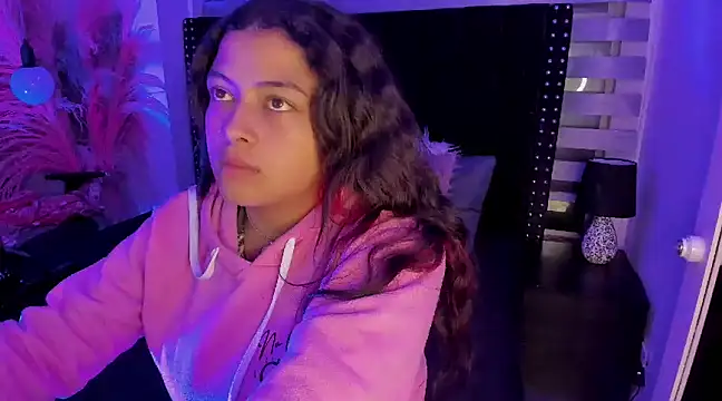 Sofiia-Rubb online show from February 4, 2025, 3:44 am