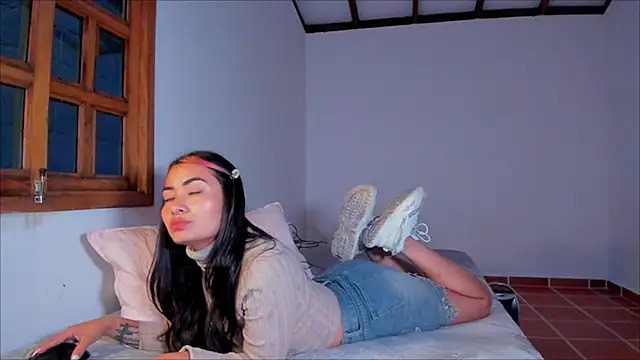 Lauren A online show from February 5, 2025, 12:31 am