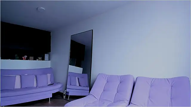 Lauren A online show from September 18, 2025, 4:53 pm