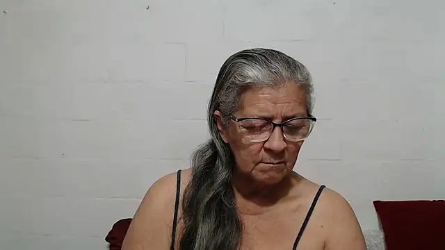 Snapshot of candy_mature_ chatting on October 18, 2025, 12:06 pm candy mature  online show from October 18, 2025, 12:06 pm