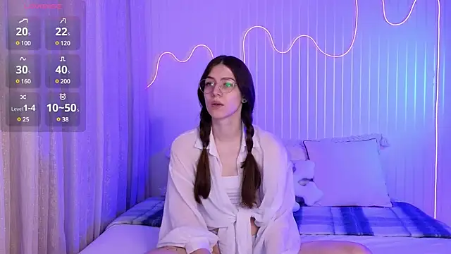 Ester Hill online show from January 13, 2025, 9:52 pm