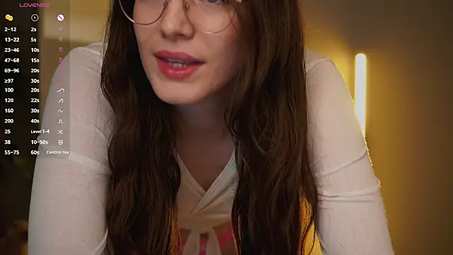 Ester Hill online show from September 10, 2025, 1:27 am