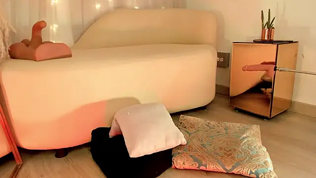 Charlotte  08 online show from March 19, 2025, 3:41 am