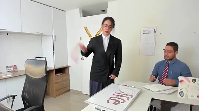 susana monroy online show from November 23, 2025, 6:52 pm