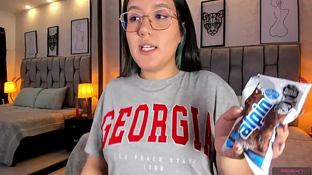 sweet--emily online show from December 22, 2024, 6:06 am