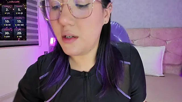 sweet--emily online show from October 9, 2025, 4:21 am