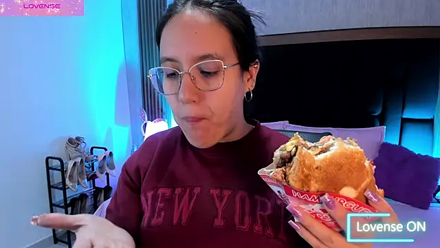 sweet--emily online show from October 14, 2025, 4:13 am