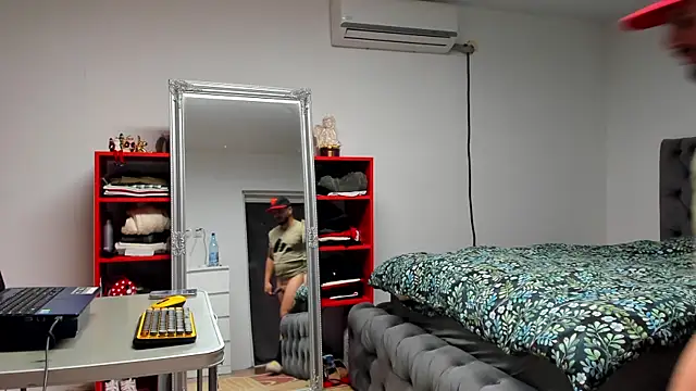 supermanboy94 online show from December 3, 2024, 6:37 am