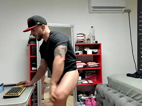 supermanboy94 online show from February 3, 2025, 10:03 am