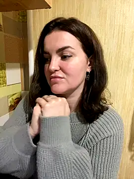 Karolina llove online show from December 3, 2024, 6:49 pm