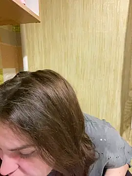 Karolina llove online show from February 13, 2025, 9:27 pm