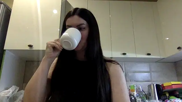 Karolina llove online show from October 2, 2025, 8:16 pm