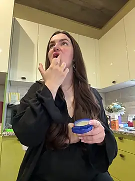 Karolina llove online show from October 25, 2025, 10:12 am