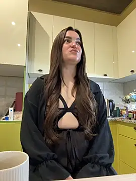 Karolina llove online show from October 25, 2025, 10:15 pm