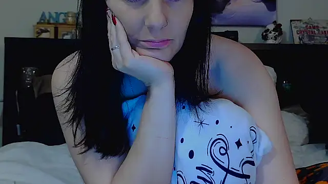 CrystalLakeXO online show from November 1, 2025, 5:20 am