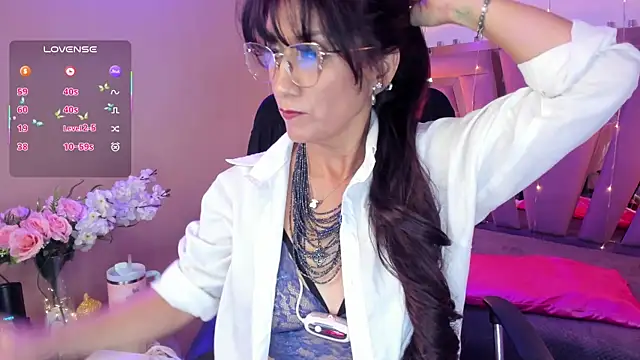 Snapshot of Ahytanna chatting on March 6, 2025, 7:36 am Ahytanna online show from March 6, 2025, 7:36 am