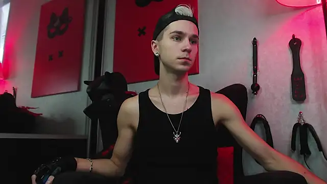 Snapshot of Joseph__Quinn chatting on December 20, 2024, 11:43 am Joseph Quinn online show from December 20, 2024, 11:43 am