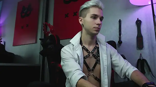 Snapshot of Joseph__Quinn chatting on December 21, 2024, 12:49 pm Joseph Quinn online show from December 21, 2024, 12:49 pm