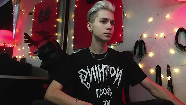 Snapshot of Joseph__Quinn chatting on December 23, 2024, 11:04 am Joseph Quinn online show from December 23, 2024, 11:04 am