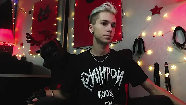 Snapshot of Joseph__Quinn chatting on December 23, 2024, 2:17 pm Joseph Quinn online show from December 23, 2024, 2:17 pm