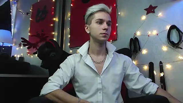 Snapshot of Joseph__Quinn chatting on December 24, 2024, 11:28 am Joseph Quinn online show from December 24, 2024, 11:28 am