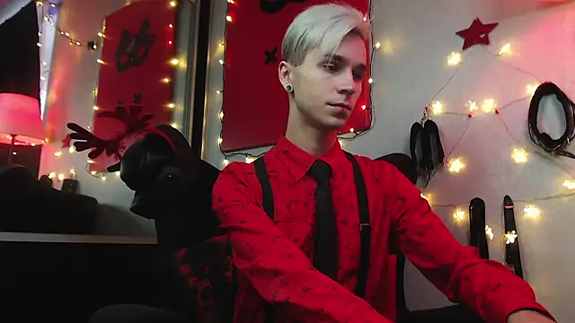 Snapshot of Joseph__Quinn chatting on December 25, 2024, 8:18 am Joseph Quinn online show from December 25, 2024, 8:18 am